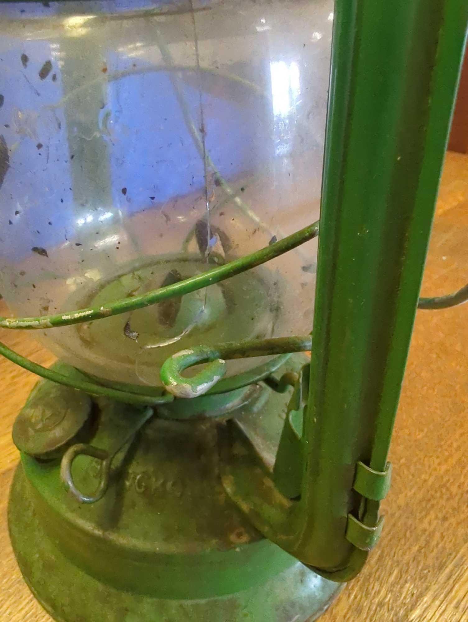 Vintage Antique Green DEPARTMENT 56 Kerosene Lantern Gas Lamp with Handle & Hanging Loop Handle