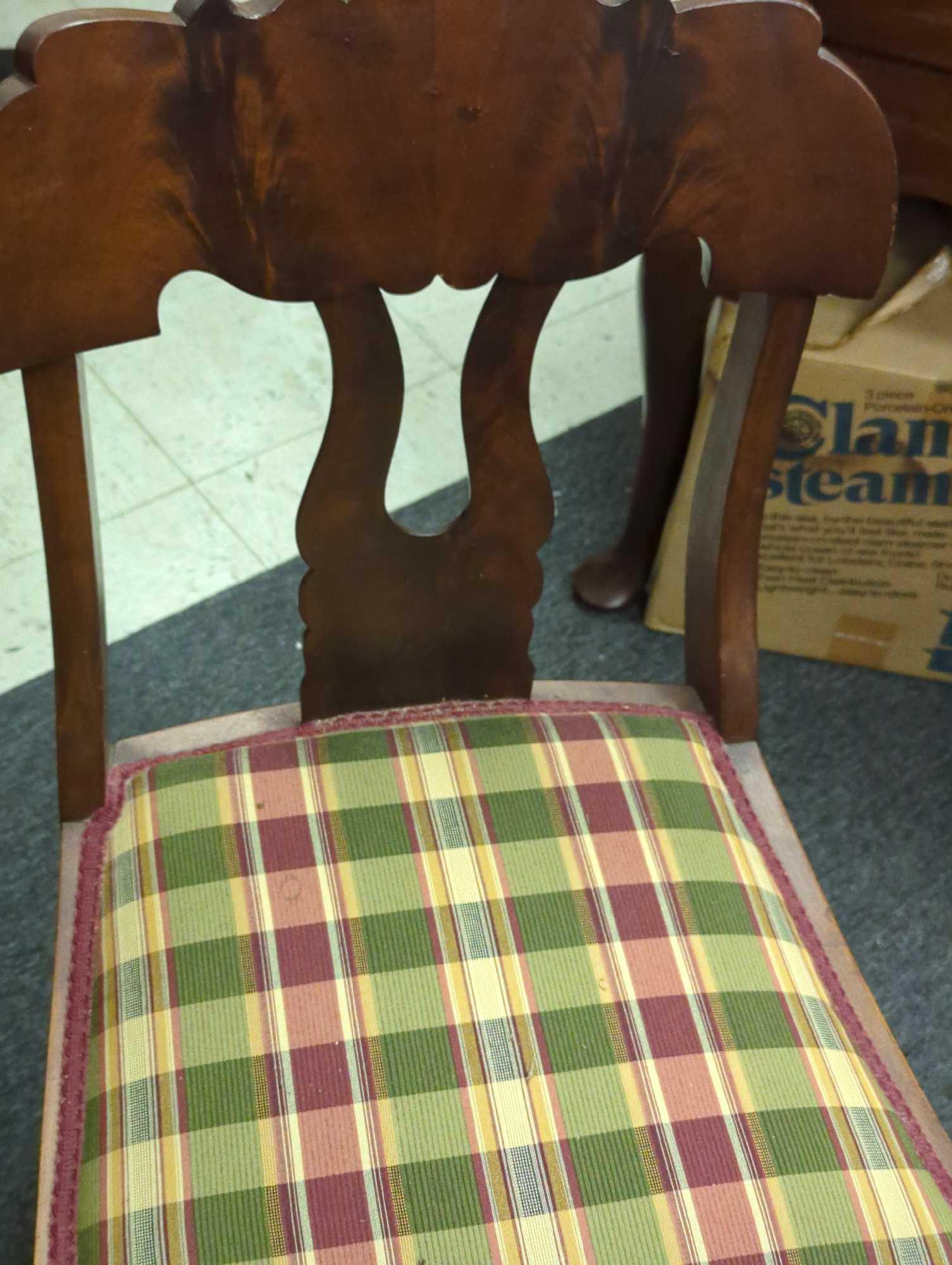 1910s American Square Oak Dining Table With Claw Feet, Come With 2 Leaves, Measure Approximately 41