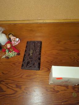 Shelf Lot of Assorted Items To Include, Flash Anatomy Flash Cards the Bones, Raynaud Limoges France