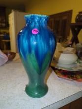 (KIT) VINTAGE ROYAL HAEGER CERAMIC VASE, MEASURE APPROXIMATELY 3.5 IN X 12.5 IN, WHAT YOU SEE IN
