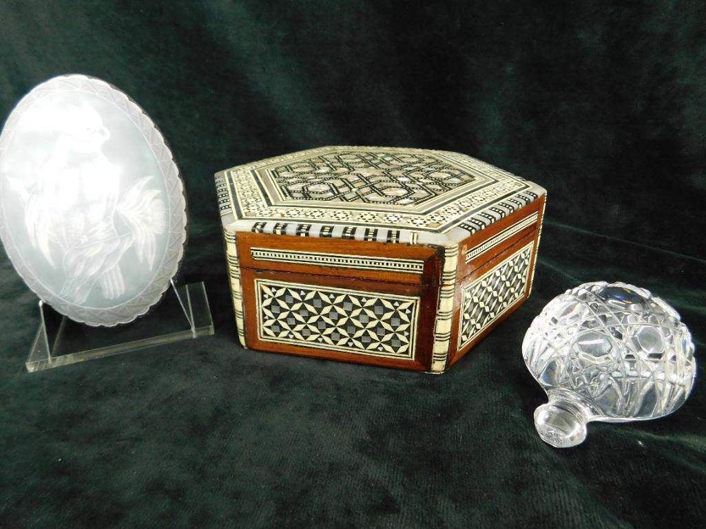 India Bone and MOP Inlaid Hinged Box - Waterford Turtle - Etched Real Egg