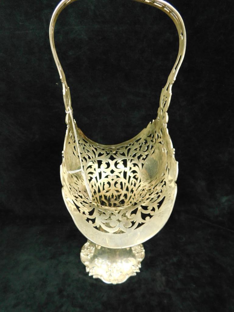 Sterling Silver - Reed and Barton - Handled Basket - 725.0 Grams