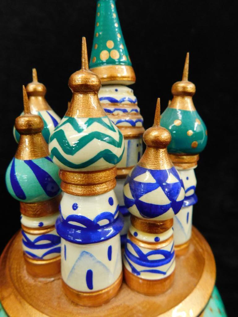 Matryoshka Russian Nesting Dolls - Wood Musical Figurer - Spoons