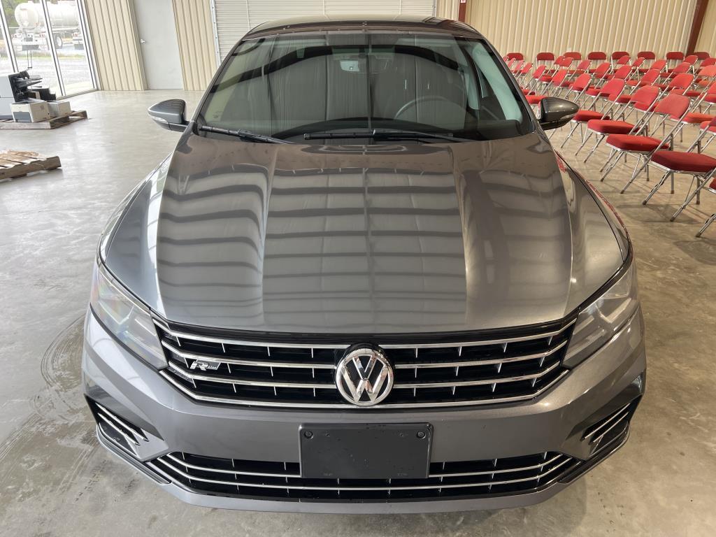 2018 Volkswagen Passat R-Line Sedan