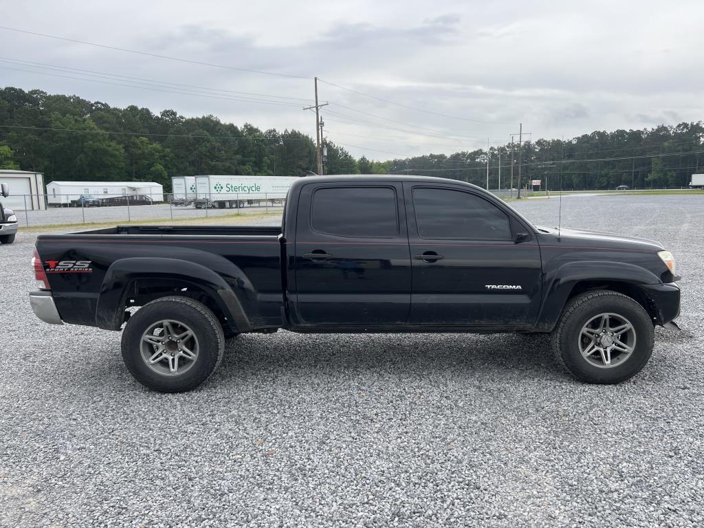 2014 Toyota Tacoma Pickup Truck