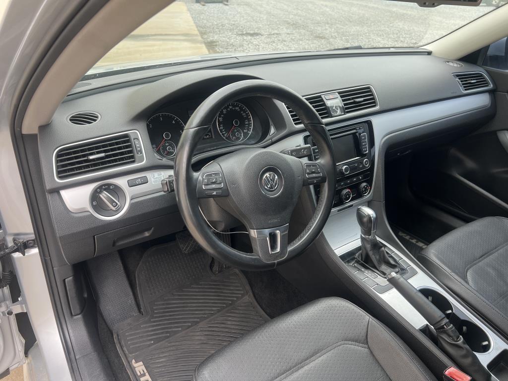 2013 Volkswagen Passat SE TDI 4D Seadan