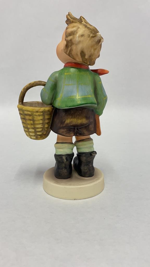 M.I. HUMMEL FIGURINE "VILLAGE BOY"