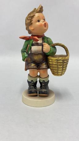 M.I. HUMMEL FIGURINE "VILLAGE BOY"