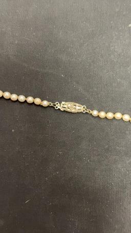 14K WHITE GOLD & PEARL NECKLACE.