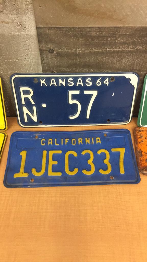 6) VINTAGE U.S. LISCENSE PLATES