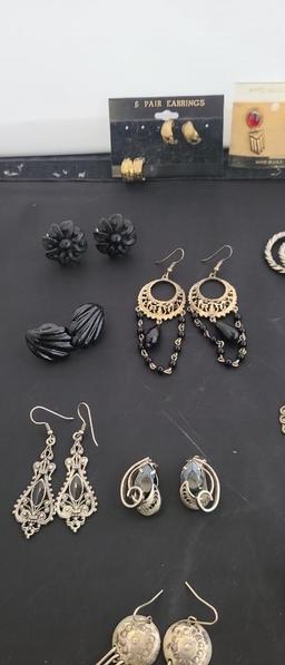 VINTAGE METAL & FILIGREE EARRINGS