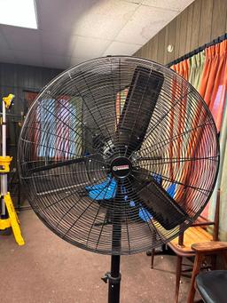 Central Machinery 30in Pedestal Warehouse Fan w/ Manual