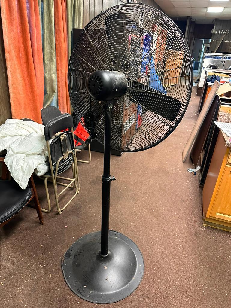 Central Machinery 30in Pedestal Warehouse Fan w/ Manual