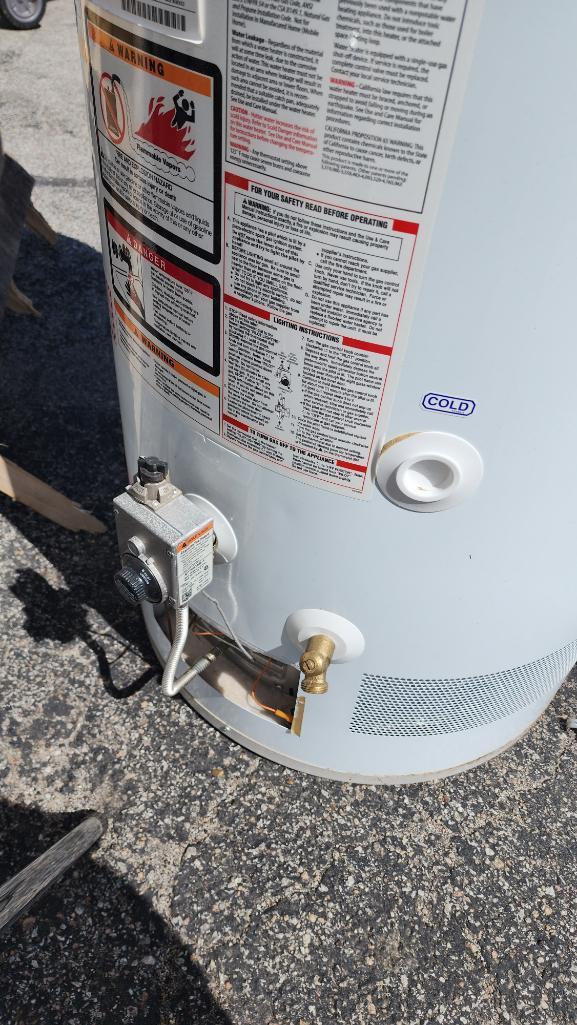 GE 6YR Model GELN0412101133, 75 Gallon, Natural Gas Water Heater, Mfg. 2012, Clean, Untested