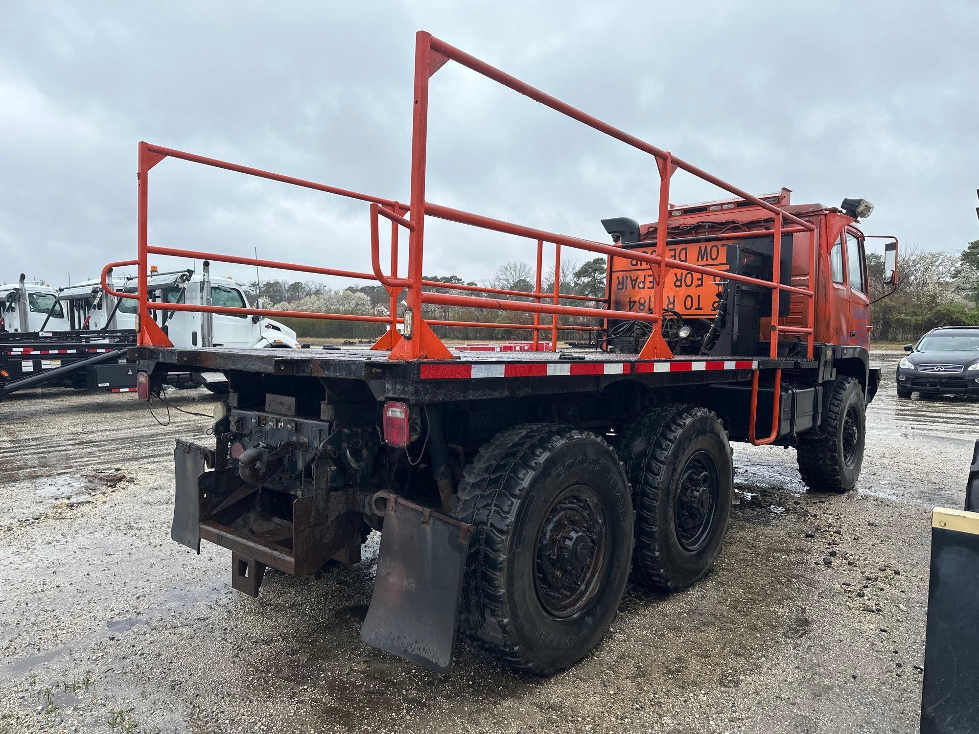 1998 STEWART & STEVENSON M1088 MTV FLATBED TRUCK VN:T010126BDGG 6x6, powered by Cat 3116 turbo