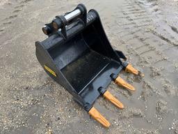 NEW TROJAN 24IN. DIGGING EXCAVATOR BUCKET 40mm pins fits to: Cat 303/305.5/304, Case, New Holland,