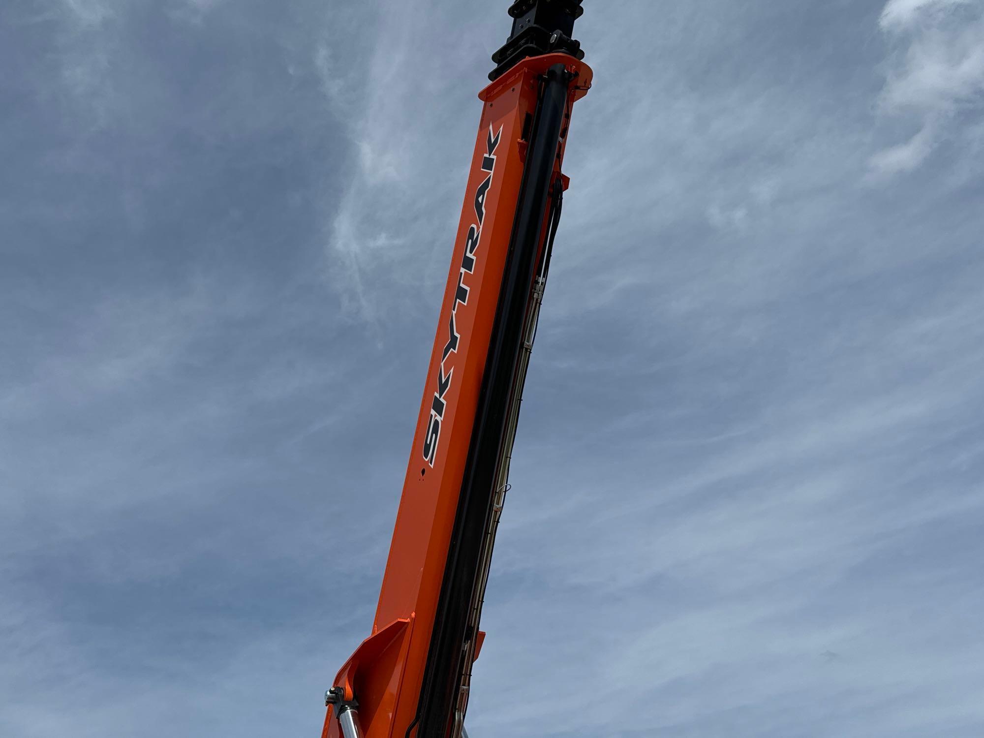 NEW UNUSED SKYTRAK 10054 TELESCOPIC FORKLIFT SN-160130568 4x4, powered by Cummins diesel engine,