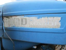 AGRICULTURAL TRACTOR FORD 5000 TRACTOR SN:B04830 POWERED BY DIESEL ENGINE, EQUIPPED WITH