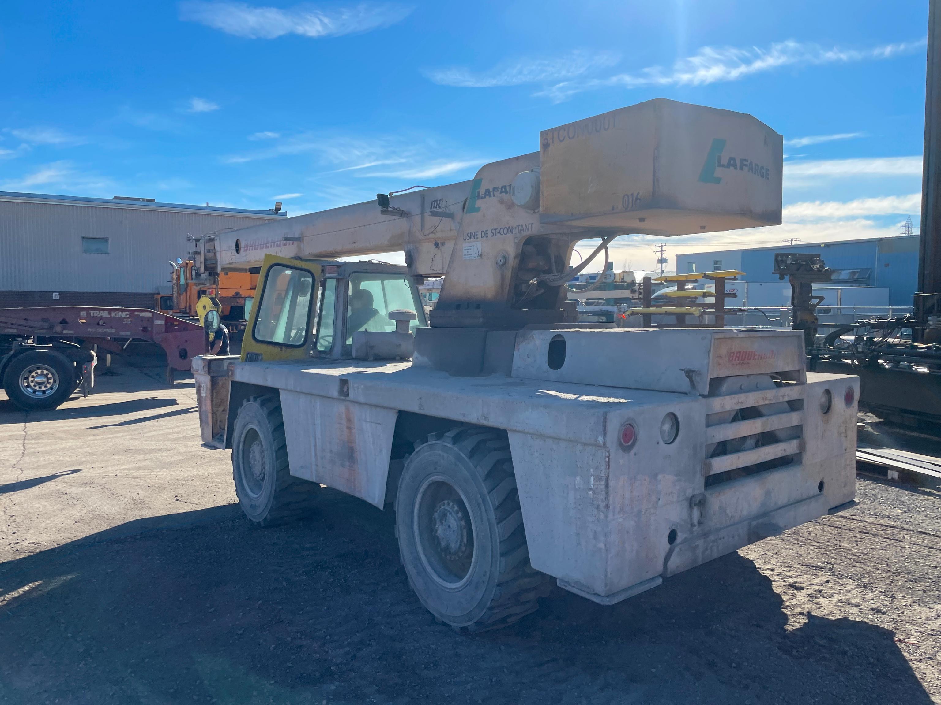 CARRY DECK CRANE Broderson RTR200-3A 4X4 ROUGH TERRAIN CRANE SN 190B powered by John Deere diesel