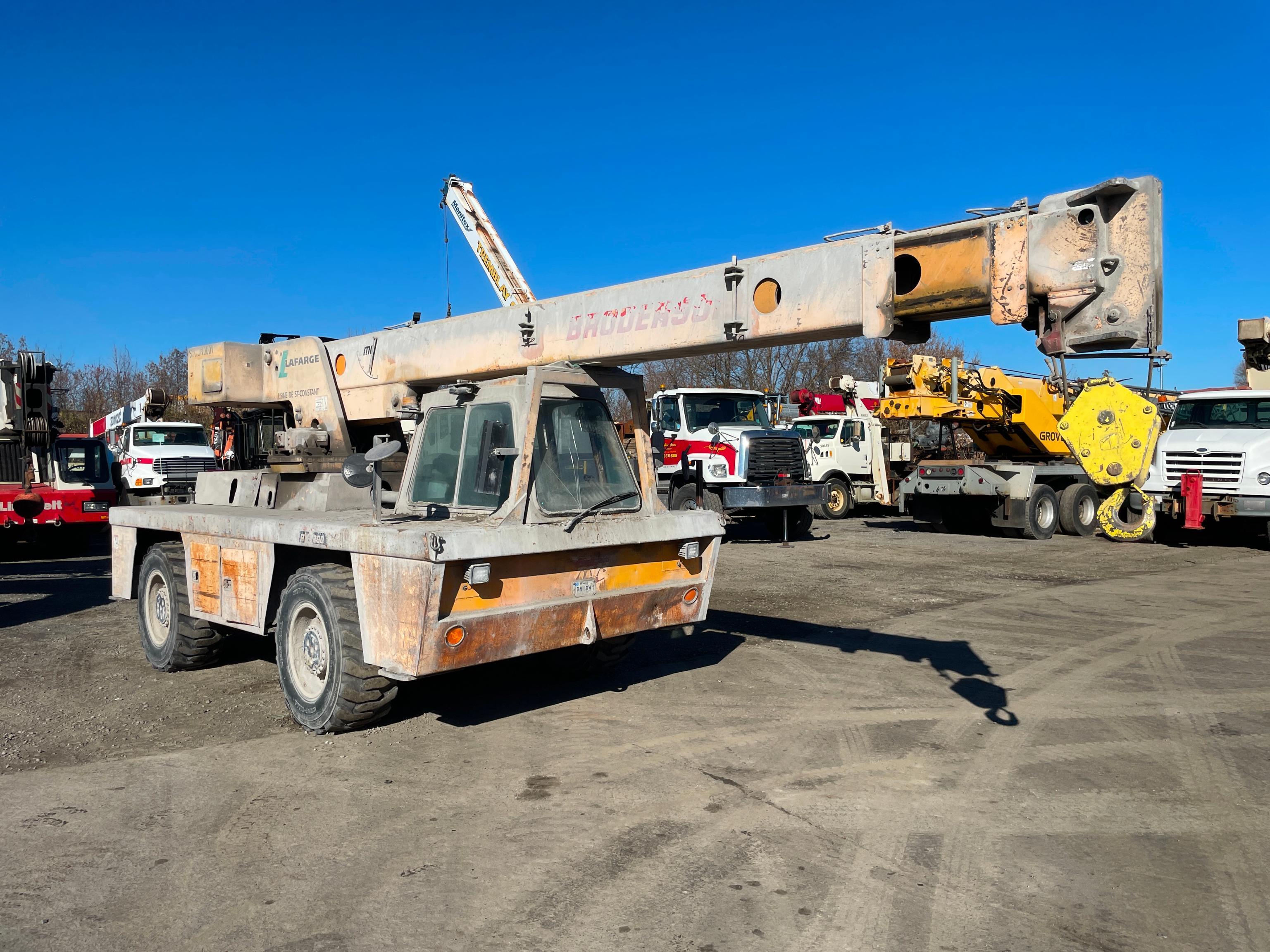 CARRY DECK CRANE Broderson RTR200-3A 4X4 ROUGH TERRAIN CRANE SN 190B powered by John Deere diesel