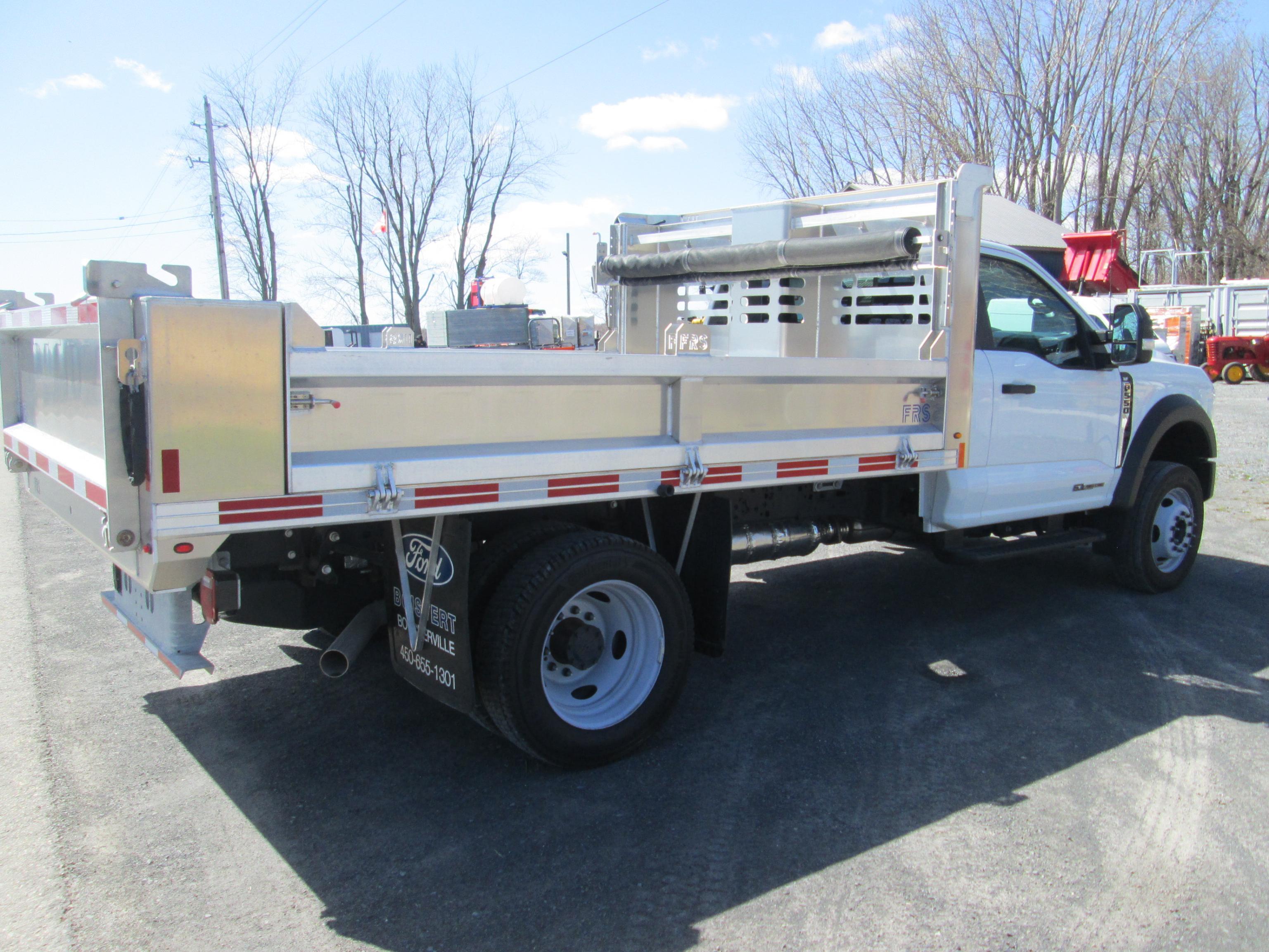 DUMP TRUCK NEW 2023 Ford F550 4x4 S/A dump Truck SN 1FDUF5HT4PEC82759, equipped with 6.7 diesel