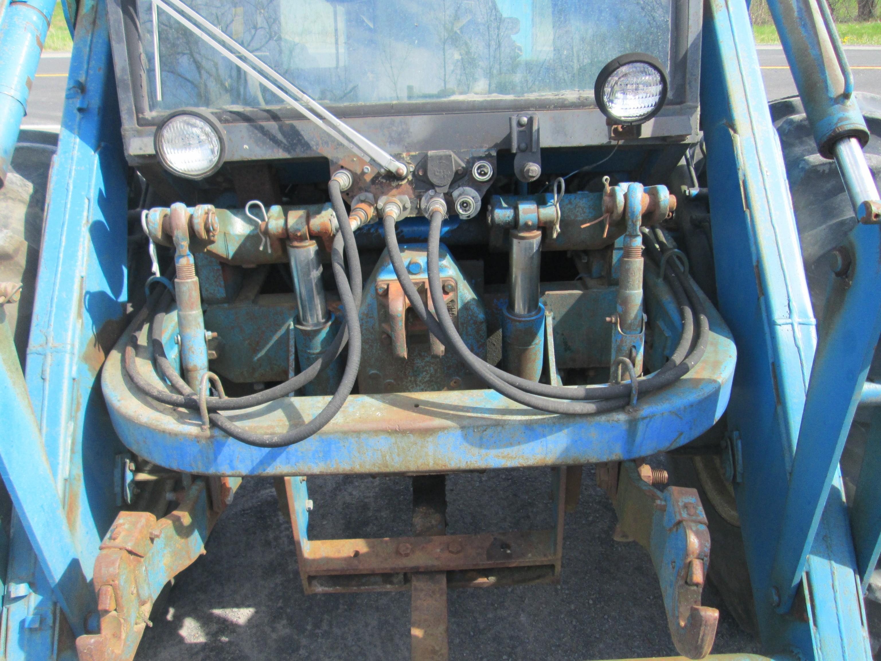 RUBBER TIRED LOADER FORD VERSATILE 9030 4x4 TRACTOR SN 25684205578, POWERED BY FORD DIESEL ENGINE,