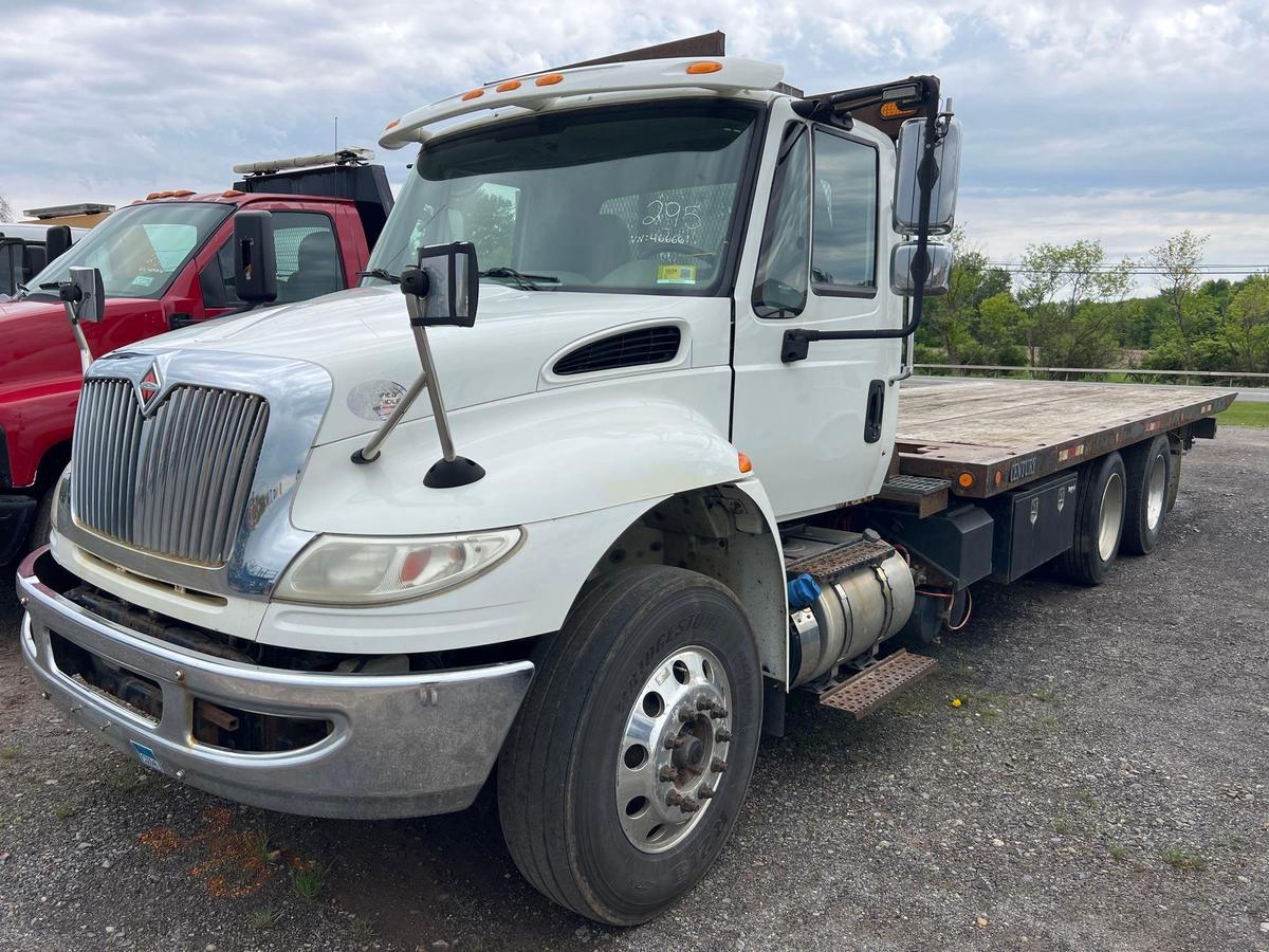 2016 INTERNATIONAL 4400 ROLLBACK TRUCK VN:466661 powered by diesel engine, equipped with automatic