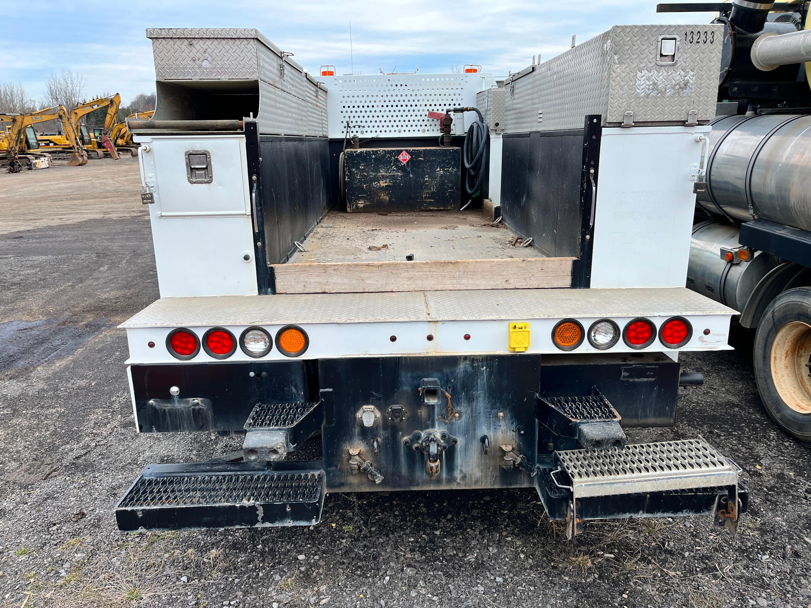 2010 FREIGHTLINER MS 106 SERVICE TRUCK VN:1FVACXDTXADAU0788 powered by Cummins ISB6.7 diesel engine,