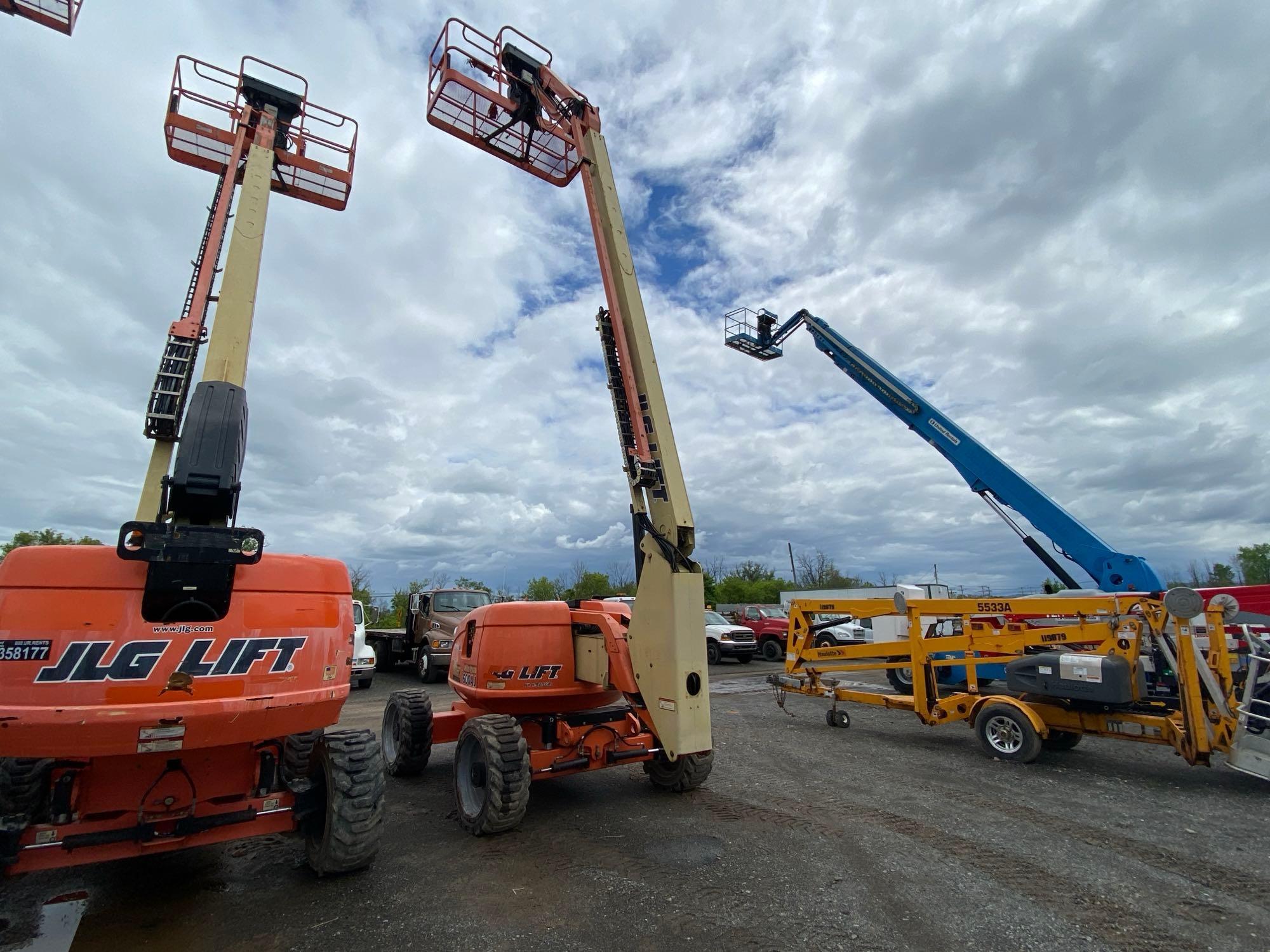 JLG 600AJ BOOM LIFT SN:76841 4x4, powered by diesel engine, equipped with 60ft. Platform height,