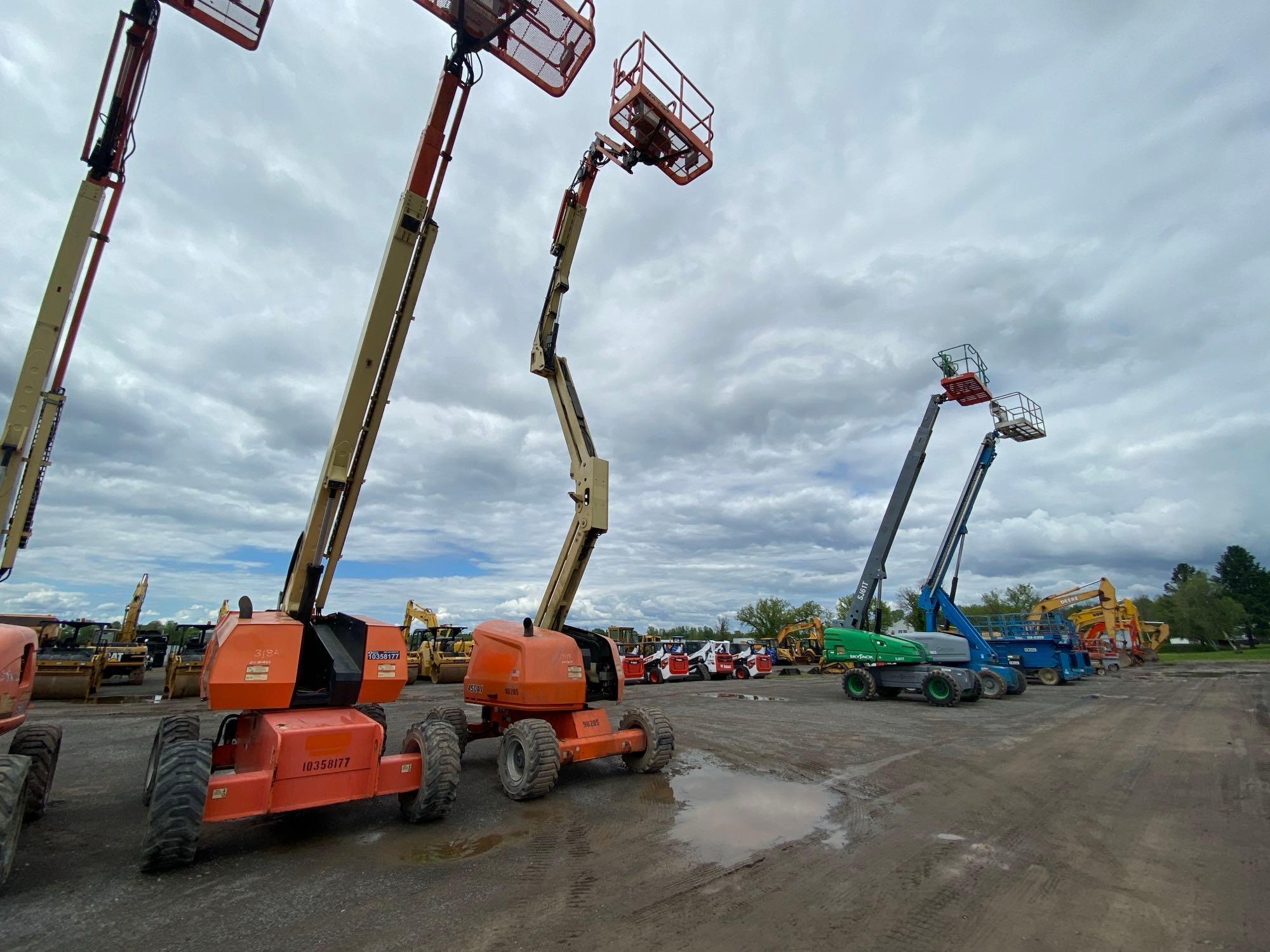 JLG 450AJ BOOM LIFT SN:17879 4x4, powered by diesel engine, equipped with 45ft. Platform height,