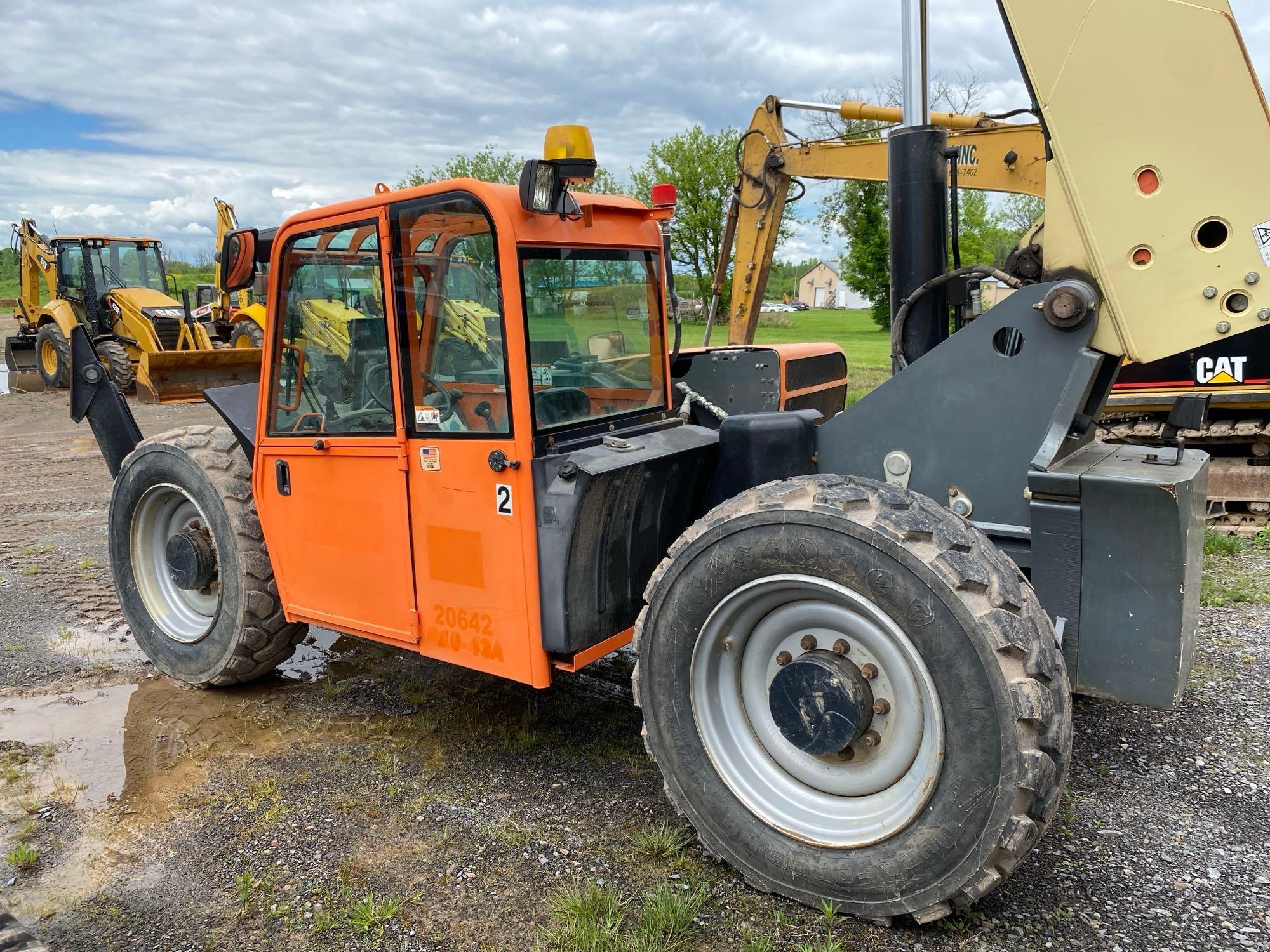 2012 JLG G10-43A TELESCOPIC FORKLIFT SN:160043986 4x4, powered by diesel engine, equipped with