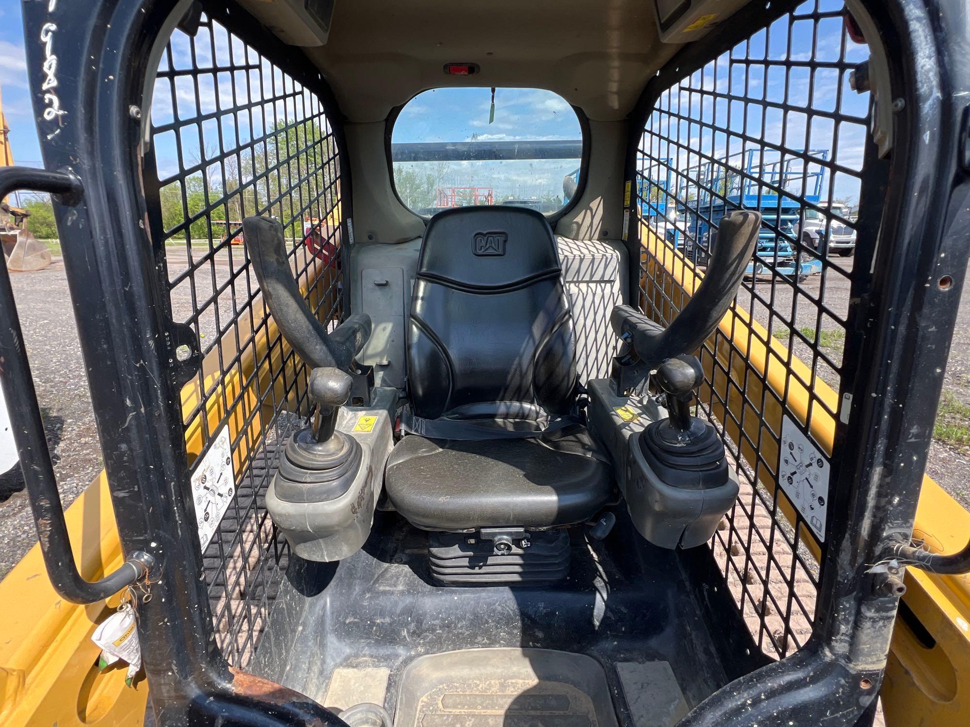 2018 CAT 259D RUBBER TRACKED SKID STEER SN:FTL17982 powered by Cat diesel engine, equipped with