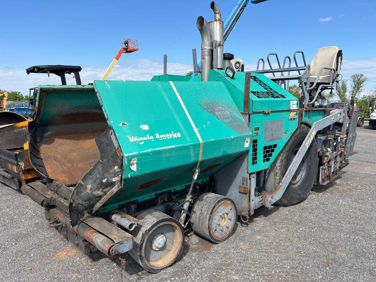 VOGELE HF400E ASPHALT PAVER SN:40607 powered by diesel engine, equipped with 8ft. Paver.