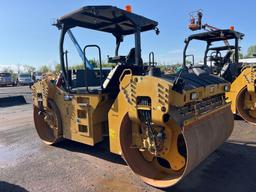 2017 CAT CB66B ASPHALT ROLLER SN:B6600253 powered by Cat diesel engine, equipped with OROPS, 84in.