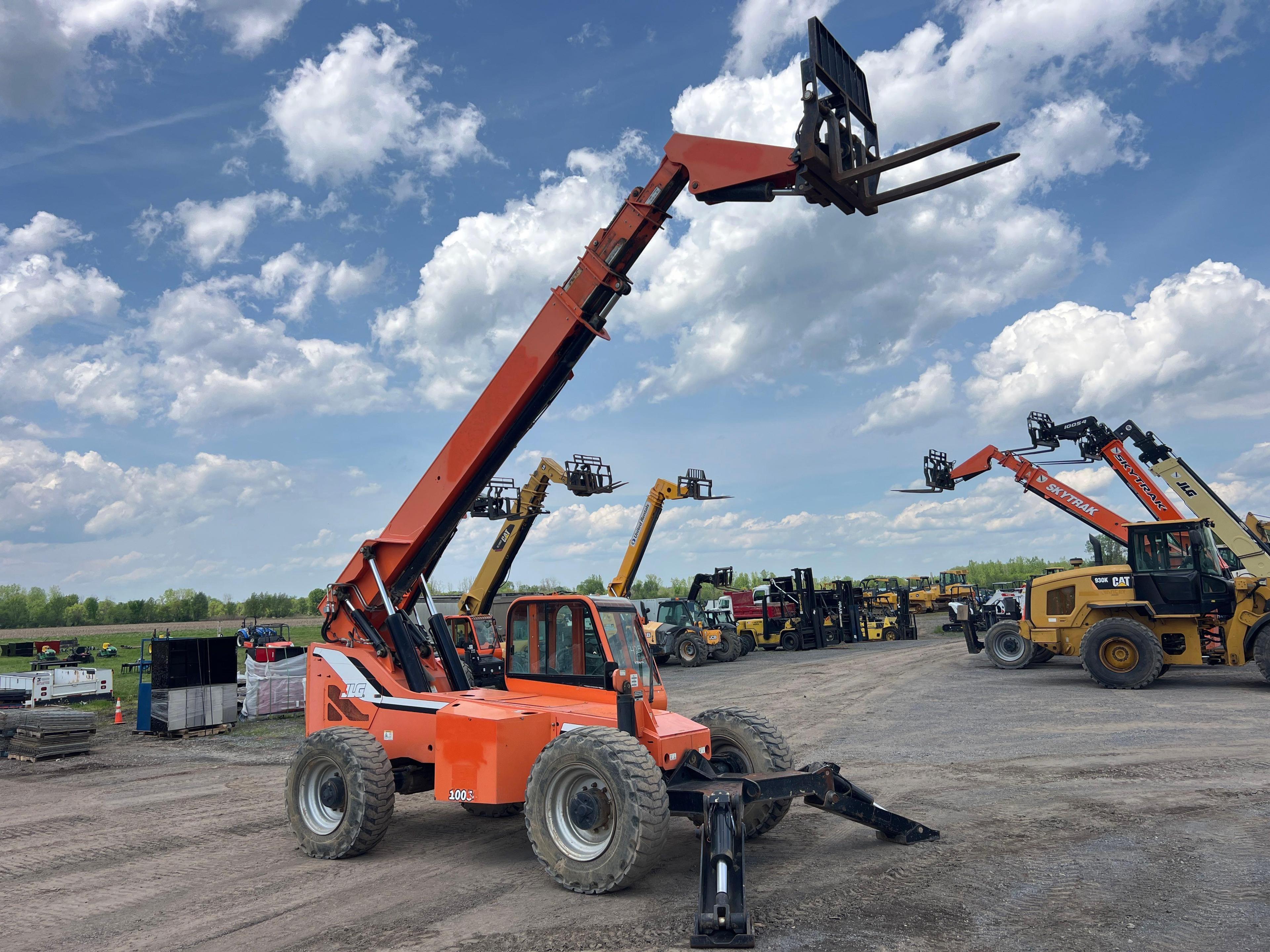 2014 SKYTRAK 10054 TELESCOPIC FORKLIFT SN-059242 4x4, powered by diesel engine, equipped with EROPS,