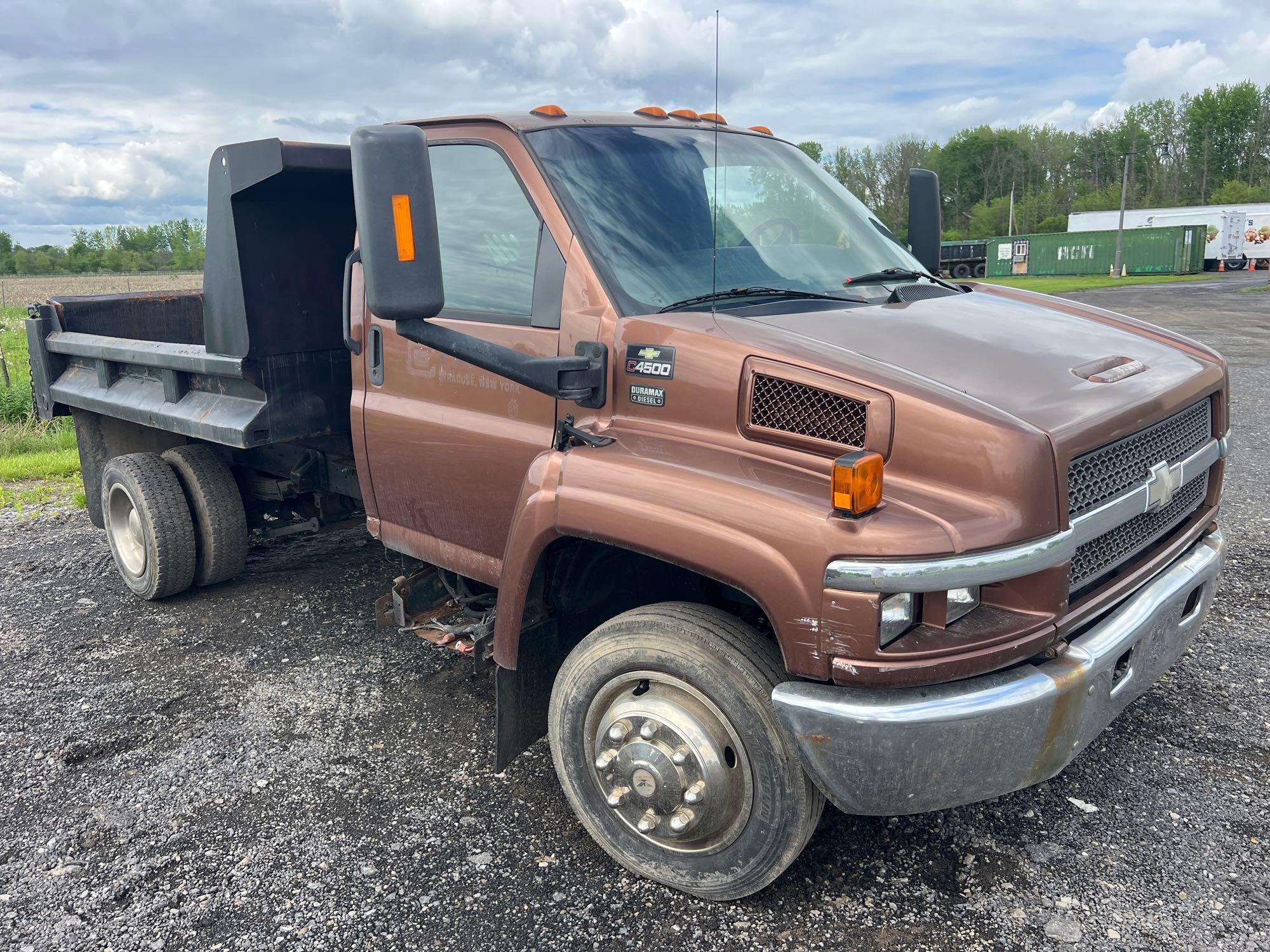 2005 CHEVY C4500 DUMP TRUCK VN:1GBE4C1245F504796 powered by Duramax diesel engine, equipped with