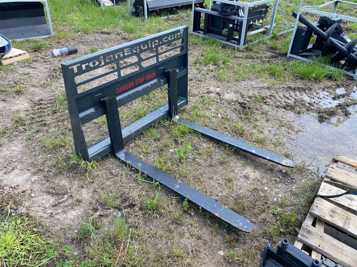 NEW TROJAN PALLET FORKS SKID STEER ATTACHMENT