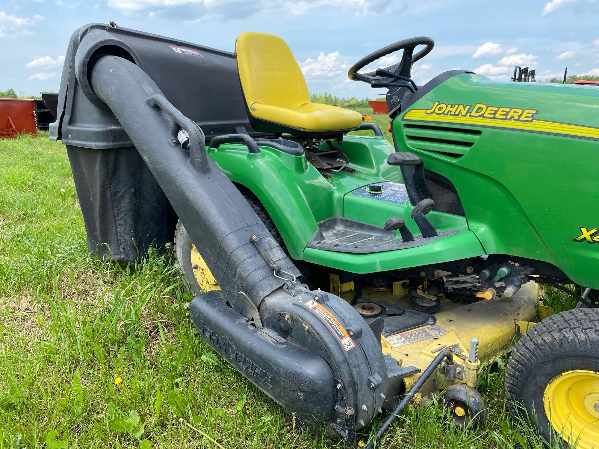 JOHN DEERE X495 SUPER LAWN & GARDEN TRACTOR SN:41368 powered by John Deere diesel engine, equipped