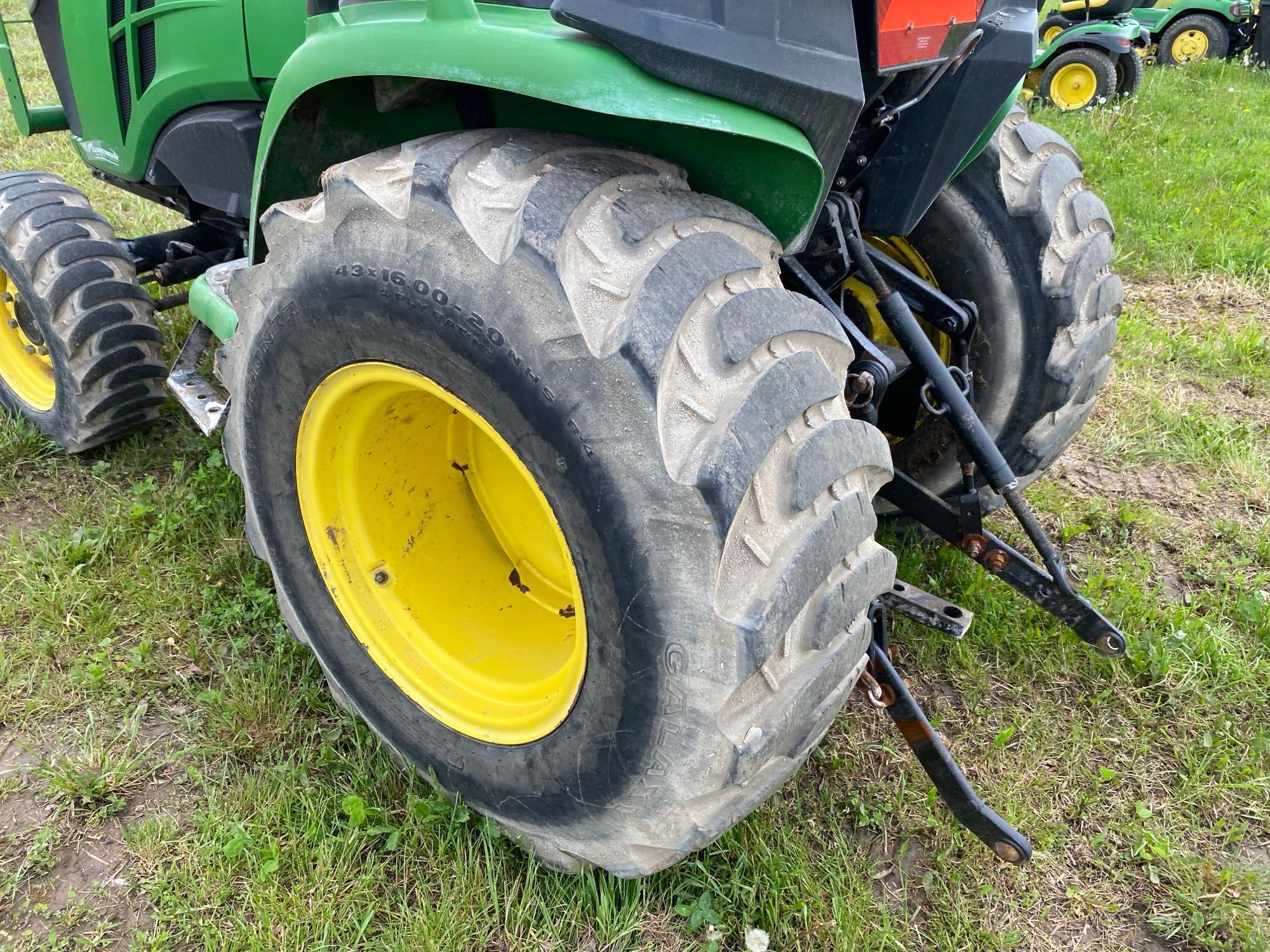 JOHN DEERE 3025E UTILITY TRACTOR SN-148497 4x4, powered by John Deere diesel engine, equipped with