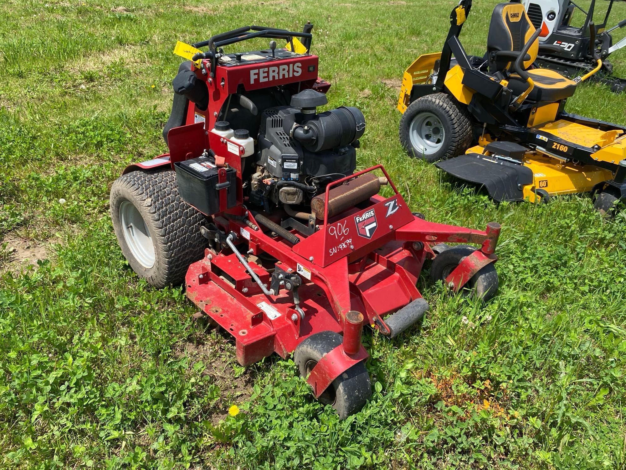 FERRIS SRS2 COMMERCIAL MOWER SN:3699 powered by gas engine, equipped with 52in. Cutting deck, zero