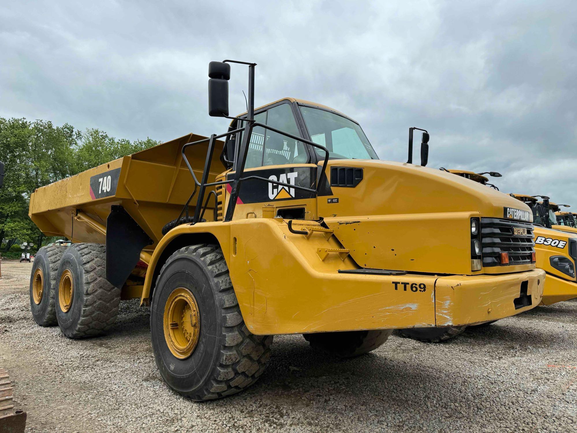 CAT 740 ARTICULATED HAUL TRUCK SN:B1P06302 6x6, powered by Cat diesel engine, equipped with Cab,