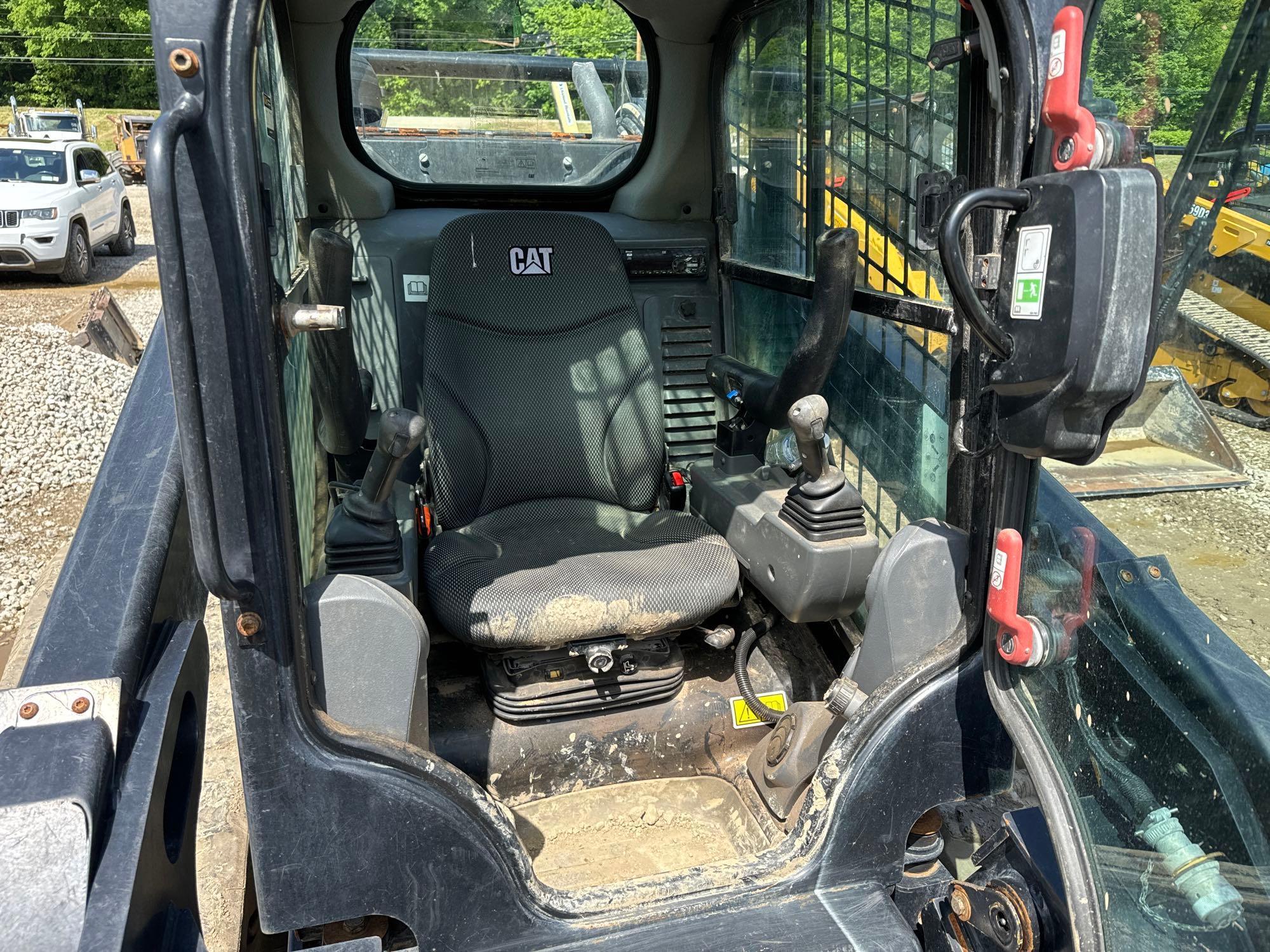 2019 CAT 299D3XPS RUBBER TRACKED SKID STEER SN:DY900720 powered by Cat diesel engine, equipped with