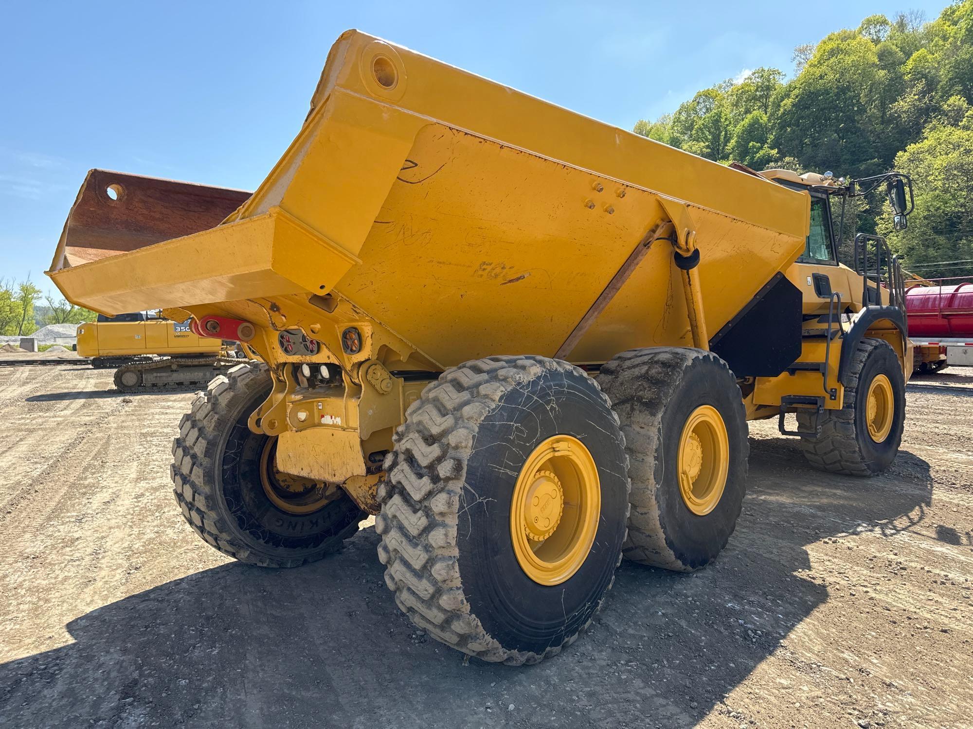 2015 BELL B30E ARTICULATED HAUL TRUCK SN:1206873 6x6, powered by diesel engine, equipped with Cab,