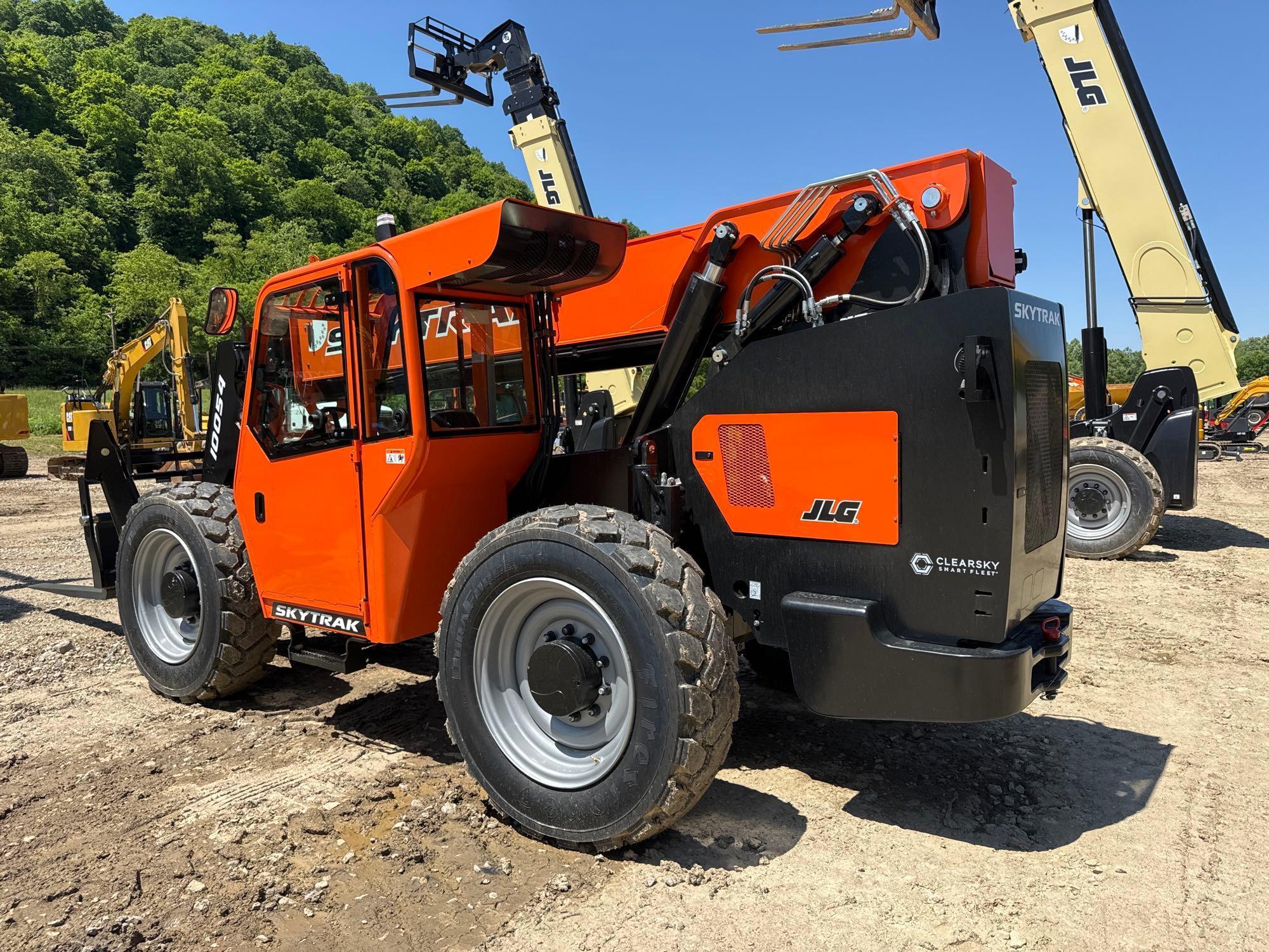 NEW UNUSED 2024 SKYTRAK 10054 TELESCOPIC FORKLIFT SN-132108, 4x4, powered by Cummins diesel engine,