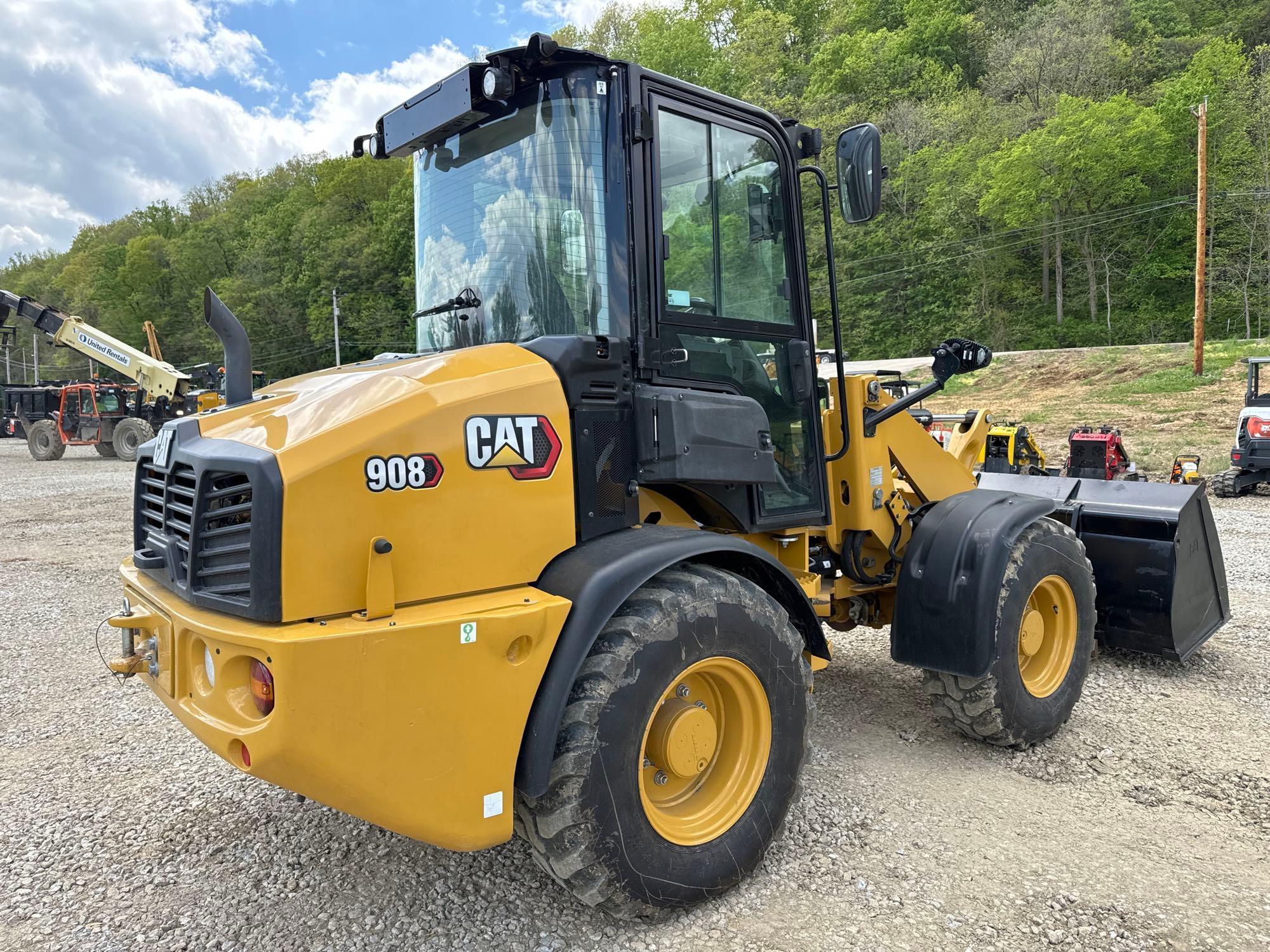 2022 CAT 908 RUBBER TIRED LOADER SN:800251 powered by Cat C2.8 diesel engine, equipped with EROPS,