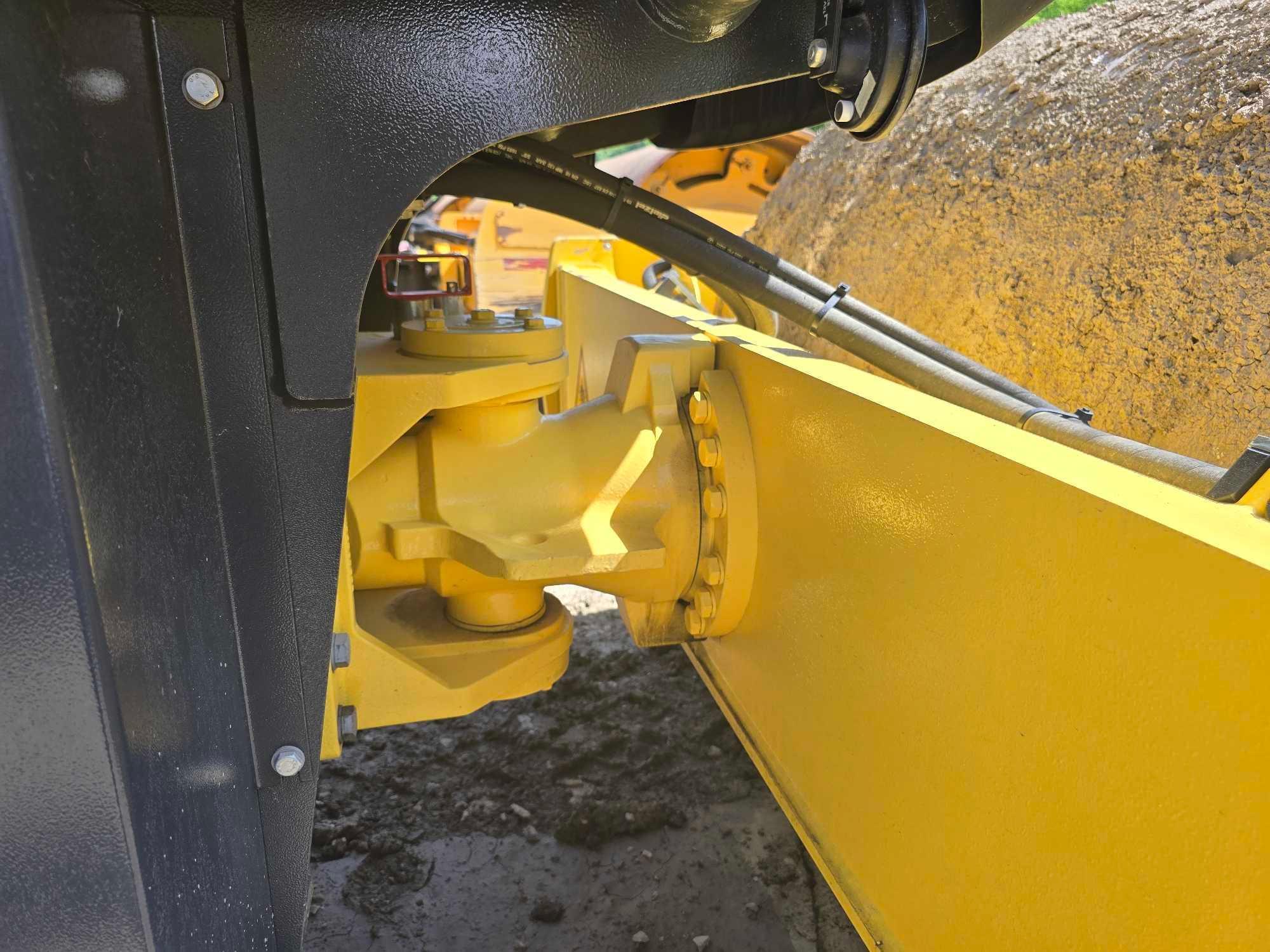 UNUSED BOMAG BW211D-6 VIBRATORY ROLLER SN-121115, powered by Deutz TCD 3.6L4 diesel engine, equipped