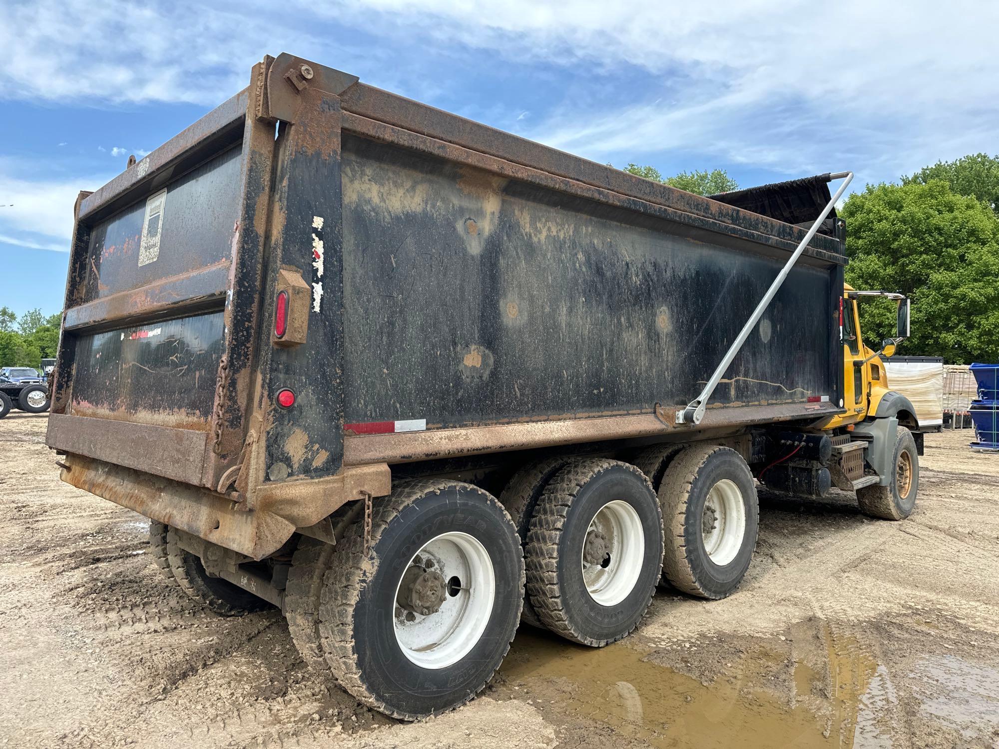 2009 MACK GU814 DUMP TRUCK VN:M001007 powered by Mack MP7 diesel engine, 395hp, equipped with Mack