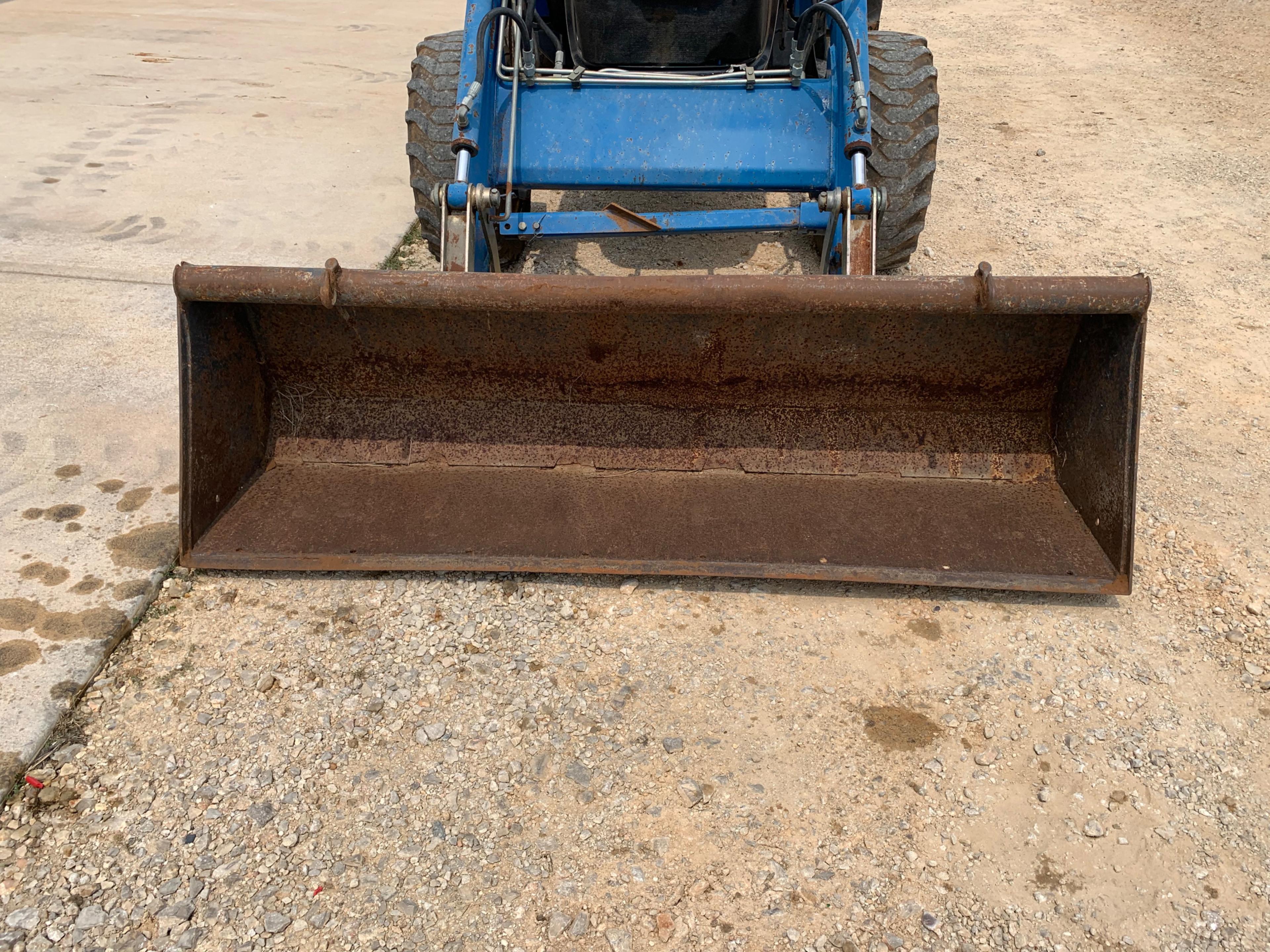 New Holland TC40D W/ 16LA Loader