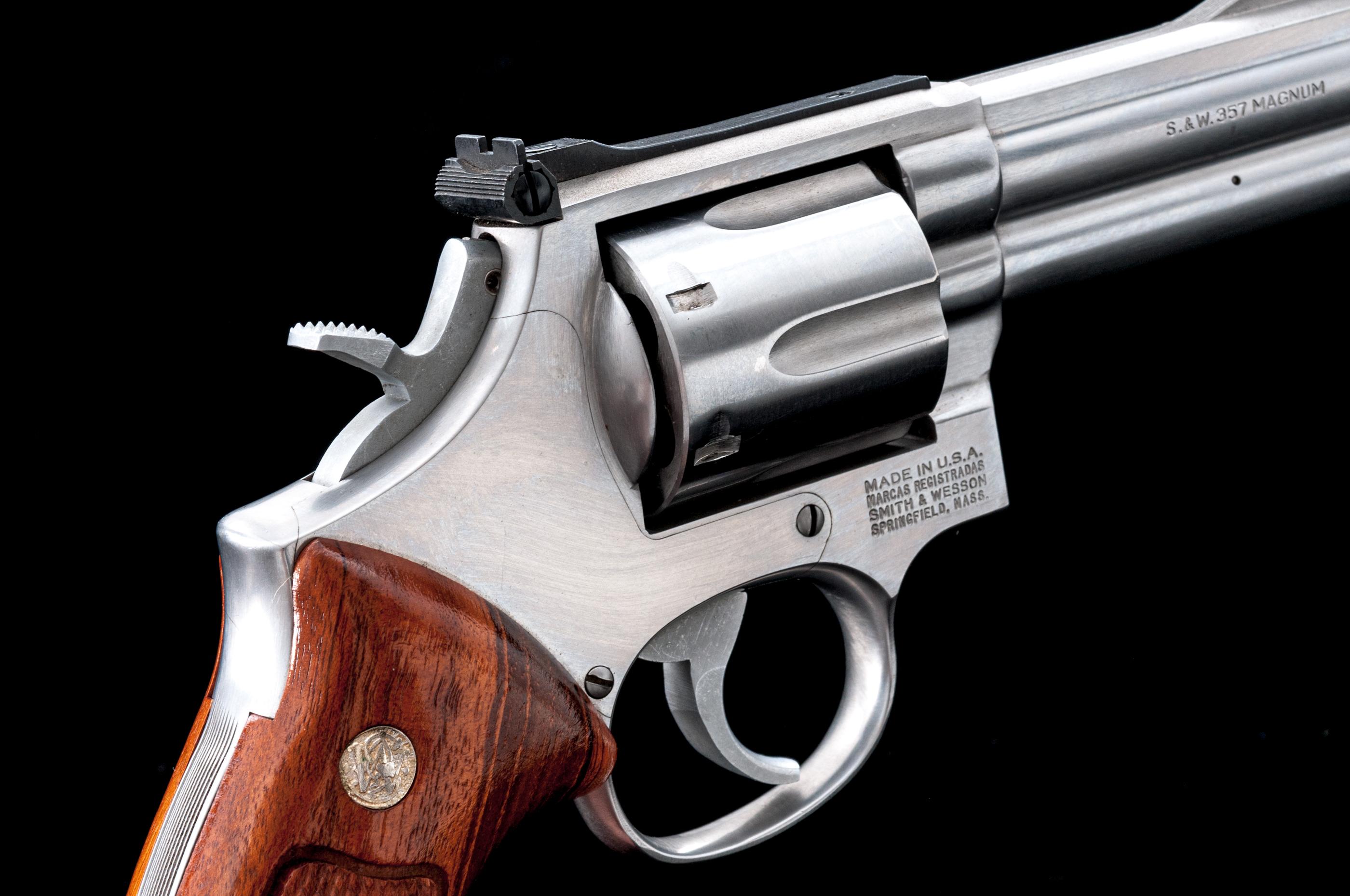 S&W Model 686 Distinguished Combat Mag Revolver