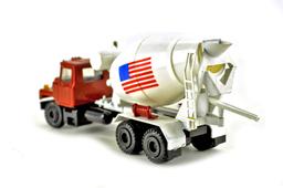 Mack R-Model Concrete Mixer - Red/White